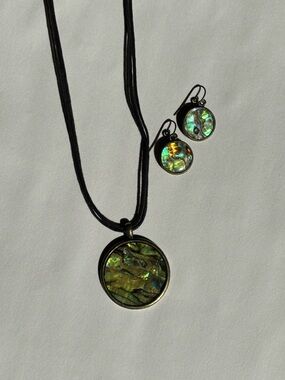 Vintage Abalone Pendant Necklace and Earrings Set - Iridescent Green
